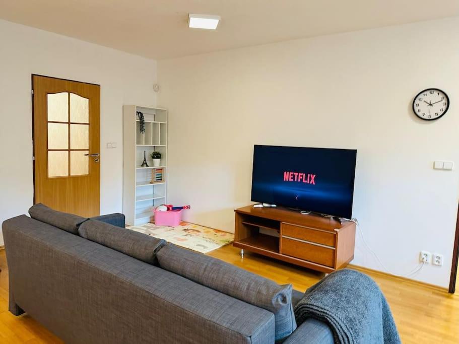 Family-Friendly Prague 5 Stay Εξωτερικό φωτογραφία