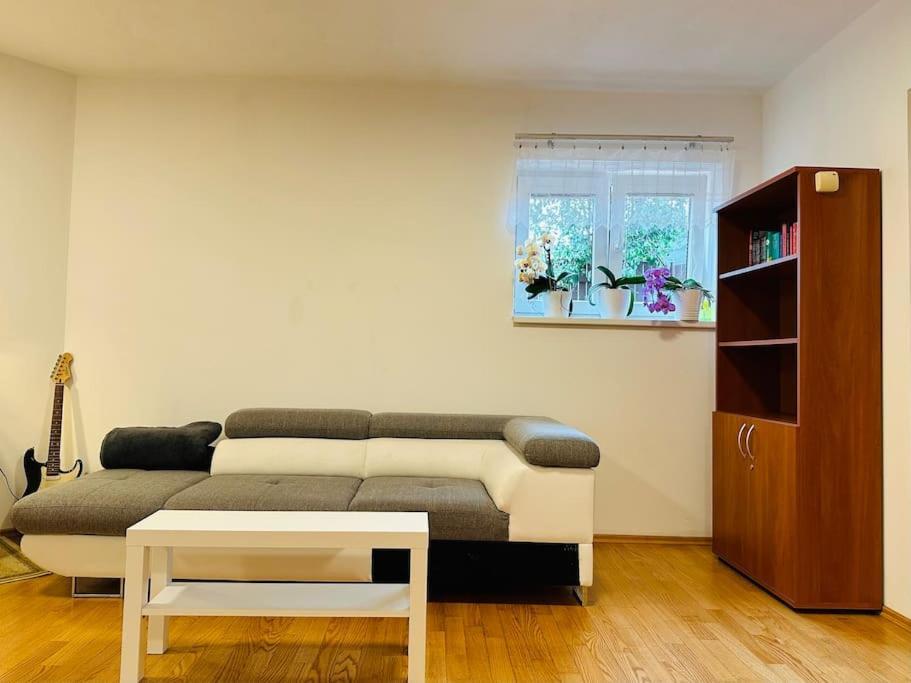 Family-Friendly Prague 5 Stay Εξωτερικό φωτογραφία