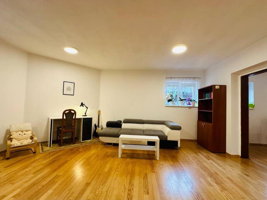 Family-Friendly Prague 5 Stay Εξωτερικό φωτογραφία